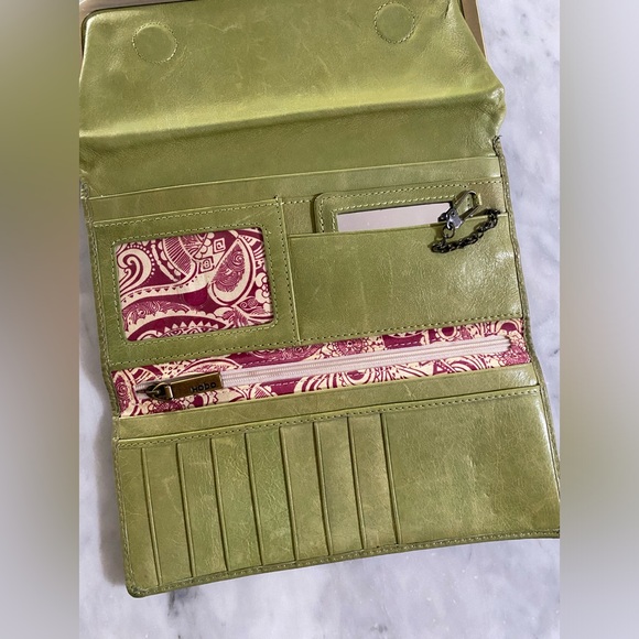 Hobo Women’s Leather Wallet - Light Green, Paisley Lining 🌿💫 - Picture 5 of 13